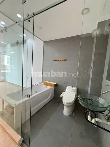 +: Cách Mạng Tháng Tám 36 M2. 5 Tầng 3.2 X 11.5 Giá 8.99 Tỷ Tl