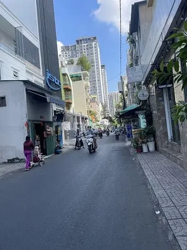 Ngân Hàng Thanh Lý 7 Tỷ- Hẻm Xe Hơi- Cầu Vượt 3/2, Q10- 46M2- 4 Tầng.