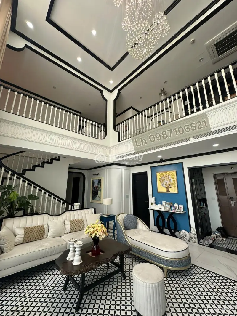 Penthosue Phố Duy Tân - Cầu Giấy 300M2 Full Nội Thất View Hồ Lh 098710652***Ngày 23/9/2025