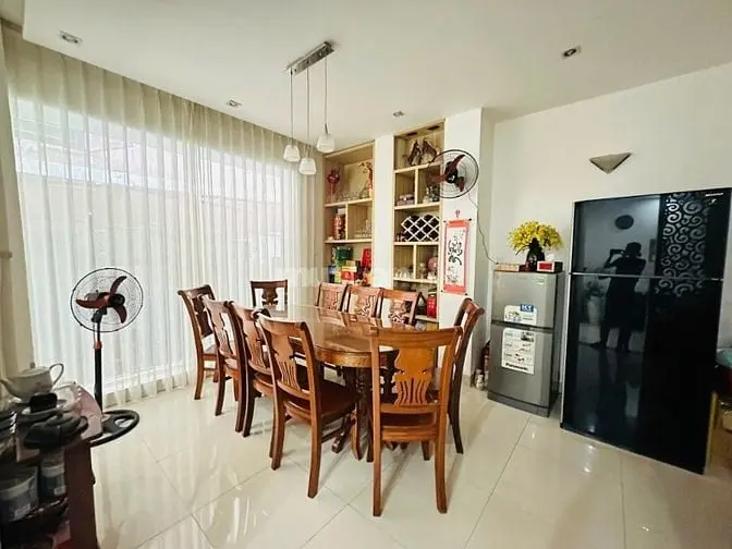 Vị Trí Hiếm Có Khó Tìm, Nhà 4 Tầng Chỉ Sau Lưng Nhà Mặt Tiền Trần Phú