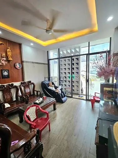 Bán Nhà Đúc 5 Tầng Mặt Tiền Nguyễn Văn Quá, Quận 12, 4X20M, 11 Tỷ 500