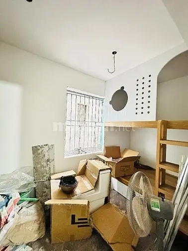 Chính Chủ Bán Tập Thể 40M2 Tầng 2 Lô Góc 2 Pn, Vs Khép Kín. 2.68 Tỷ