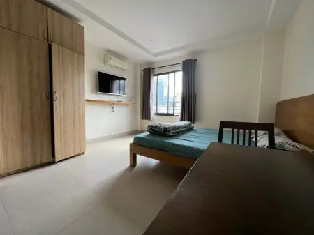 Căn Hộ Full Nội Thất, Cửa Sổ, Thang Máy, Gần Hàng Xanh, Đại Học Hutech, Gtvt.
