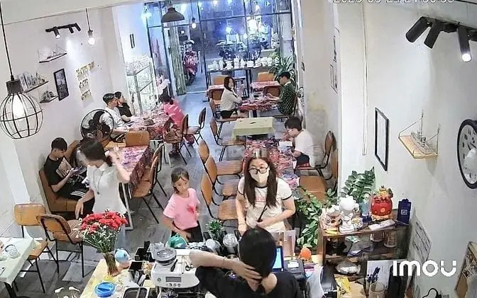 Sang Quán Cafe - Vị Trí Cực Đẹp