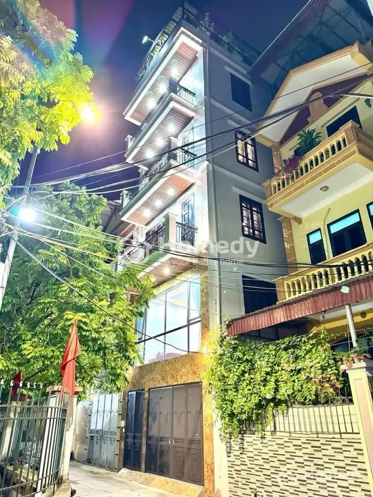 Siêu Hiếm Bán Nhà Mặt Ngõ Kinh Doanh Phố Tây Sơn: 50M, 4 Tầng, Ô Tô Đỗ Cửa, Giá 15.5 Tỷ.