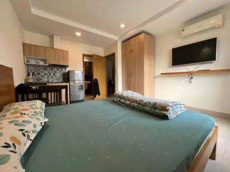 Căn Hộ Full Nội Thất, Cửa Sổ, Thang Máy, Gần Hàng Xanh, Đại Học Hutech, Gtvt.