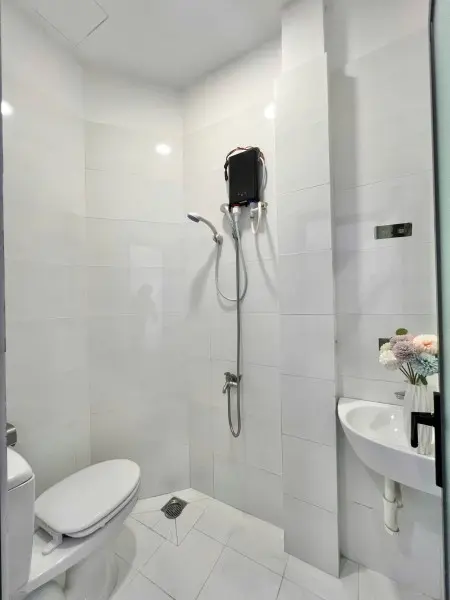 Phòng Mới - Có Ban Công - Đủ Nội Thất - Ngay Đường Cộng Hoà - Gần Sây Bay Tsn