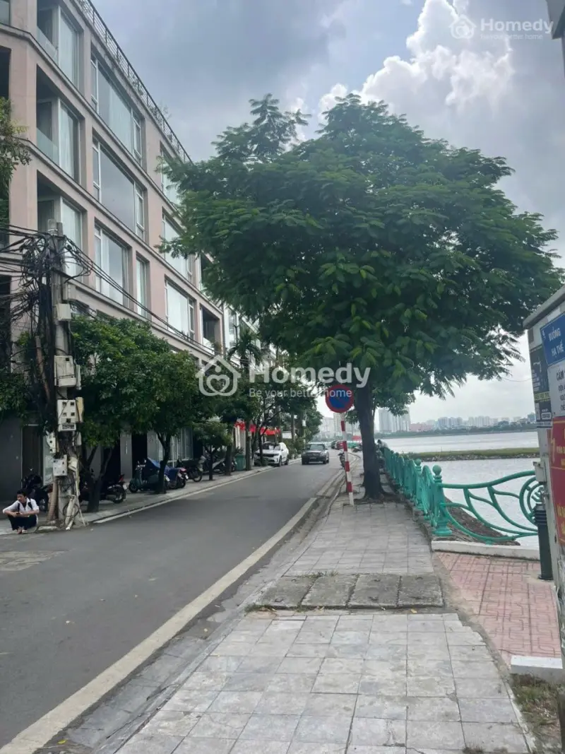 Bán Khách Sạn Cao Cấp 5 Tầng Diện Tích 163M Phố Quảng Khánh Đang Cho Thuê Doanh Thu 250Tr 1 Tháng