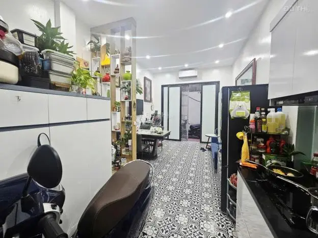 Hồ Tùng Mậu Cầu Giấy 30M2 5 Tầng Lô Góc Giá 8 Tỷ