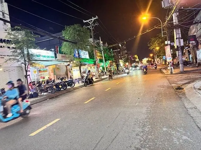 ⭐️Nhà Dt:7X19M Góc 2 Mặt Tiền Đường Kdoanh Sầm Uất Nguyễn Văn Khối, P9