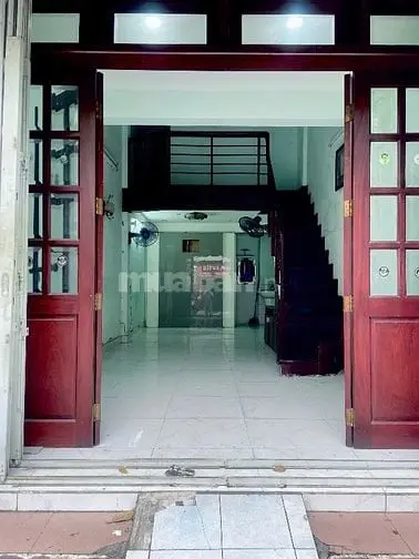 Cho Thuê Nhà Mặt Tiền: 160 Tân Phước, P.7, Q.10, Dt 70M2