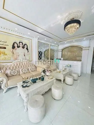 Cho Thuê Nhà Mặt Tiền Kinh Doanh Đắc Địa Đường 3/2 - Quận 10