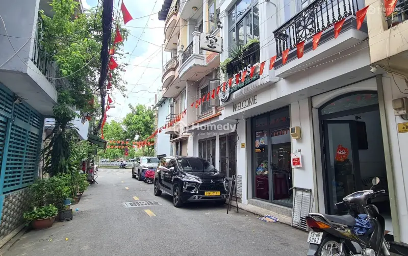 Phú Nhuận - Bán Nhà Mặt Tiền 98M2 - Gấp Bán Chỉ Nhỉnh 17 Tỷ Tl