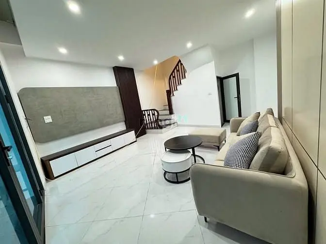 Nhà Đẹp Nguyễn Văn Linh, 30M2-6T-Nhỉnh 6 Tỷ, Gần, Hàng Xóm Nguyễn Lam