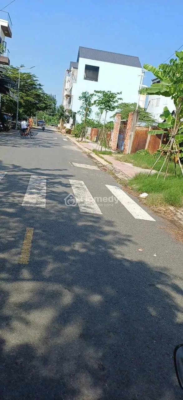 Cần Bán Lô Đất Mặt Tiền Đường Nhựa Cách Hương Lộ 2 Chỉ Vài Chục Mét