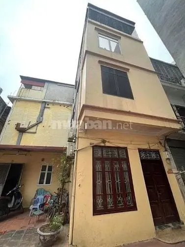 Bán Gấp Nhà Mặt Hồ Đầm Tròn Dt 165M2 Giá 260Tr/M2 Tại Đội Cấn, Hà Nội
