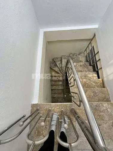 Bán Nhà 5 Tầng Ngõ Nông, Lô Góc, Trung Tâm Đống Đa, Chỉ 7 Tỷ. - Lô Góc