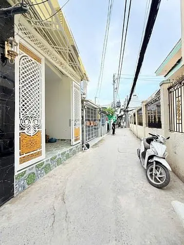 Nhà Đẹp 1 Lầu – Mặt Tiền Kinh Doanh – Xe Hơi Tới Nhà –Nhà Bè Gần Quận