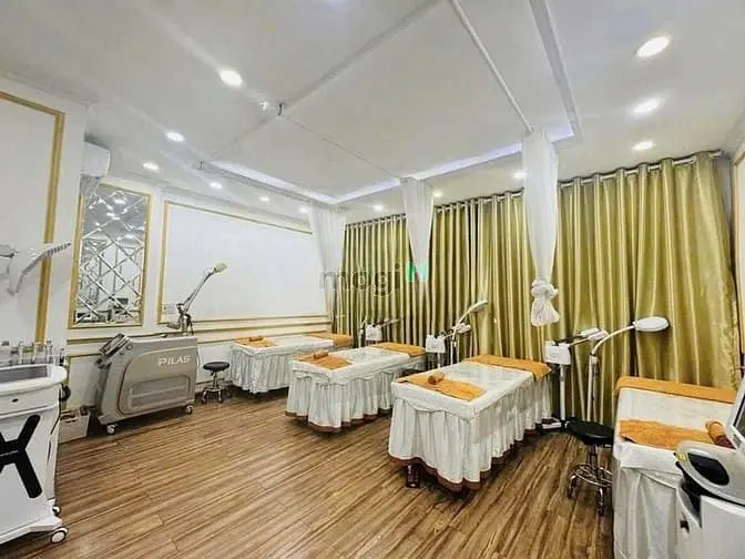 Cho Thuê Nhà Mặt Tiền Kinh Doanh Đắc Địa Đường 3/2 - Quận 10