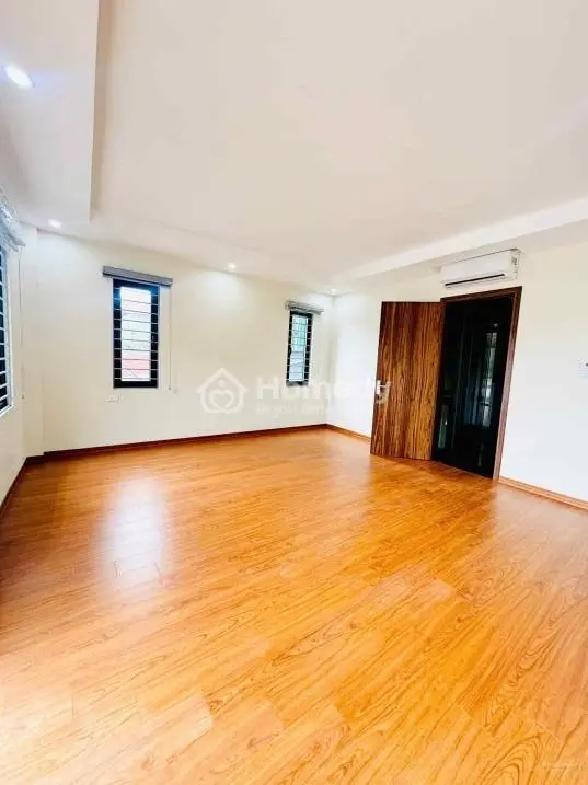 Chính Chủ Bán Nhà 2 Căn Nhà Mặt Phố 5 Tầng Thang Máy Cạnh Big C Long Biên 90M2 Chia 2 Căn 13.8 Tỷ