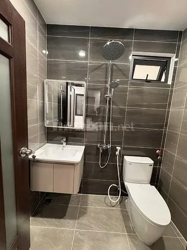 Chính Chủ Bán Nhà 1 Trệt 3 Lầu Có Ban Công, Có Sân Để Xe Q.bình Thạnh