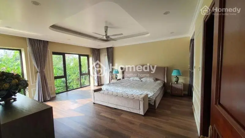 Bán Nhà Tây Hồ-750M2- Mặt Tiền 17M, 3 Ô Tô Tránh Nhau- Vị Trí Đẹp Nhất Lạc Long Quân