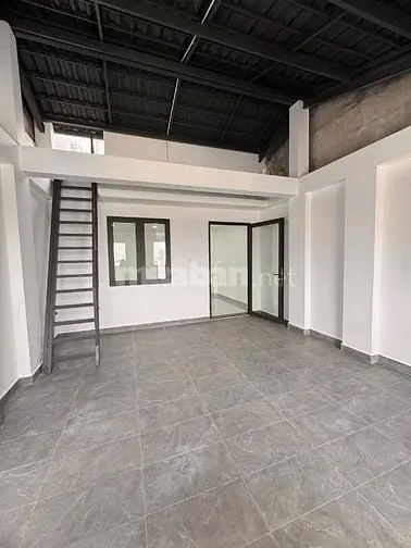 Chính Chủ Bán Nhà 1 Trệt 3 Lầu Có Ban Công, Có Sân Để Xe Q.bình Thạnh