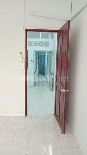 Sát Mặt Tiền Bình Phú. 1T,1L,1Th. Sân Rộng Để Xe Hơi, Mới Sơn Sửa