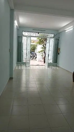 Sát Mặt Tiền Bình Phú. 1T,1L,1Th. Sân Rộng Để Xe Hơi, Mới Sơn Sửa