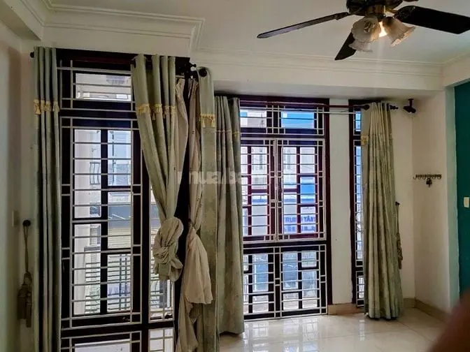 Nhà Mặt Tiền Đường Hoa - Phan Xích Long - Từ 18 Tỷ Đến 71 Tỷ.