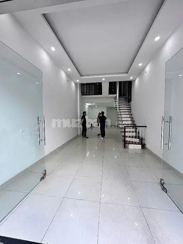 Chính Chủ Cho Thuê Nhà Liền Kề 5 Tầng Mới Tại: Hoàng Quốc Việt-Cầu Gấy