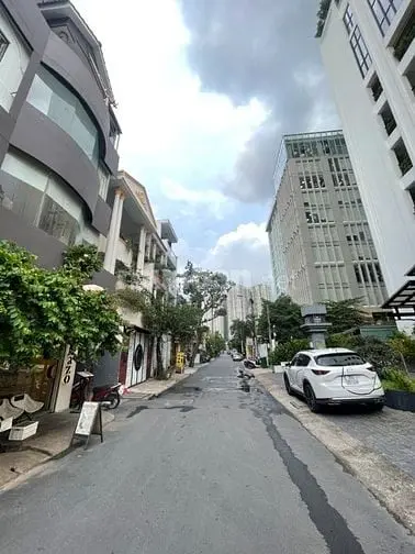 Bán Nhà - Phường Thảo Điền, Quận 2 (17.9 Tỷ)