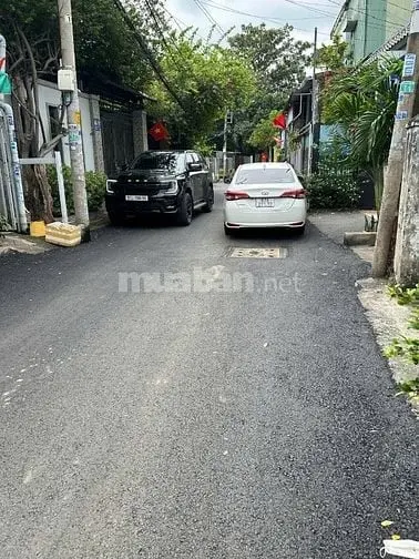 Nhà 4 X 23M - Xây 3 Tầng - Cách Lê Quang Định 50M - 12.6 Tỷ Và 15.2Tỷ
