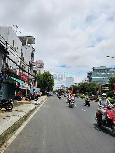 Nhà Trệt Lửng + 3 Lầu Mặt Tiền 30 Tháng 4, Ninh Kiều, Cần Thơ - 20 Tỷ
