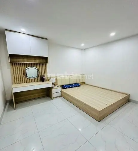 Bán Gấp Nhà Cầu Giấy, Mặt Tiền 6.5M, Nội Thất Đẹp, Hạ Giá 7.5 Tỷ