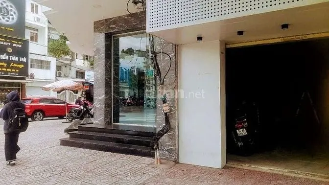 Cho Thuê Mặt Bằng Mặt Tiền Nguyễn Văn Cừ, P.2, Q.5 Giá 18Tr