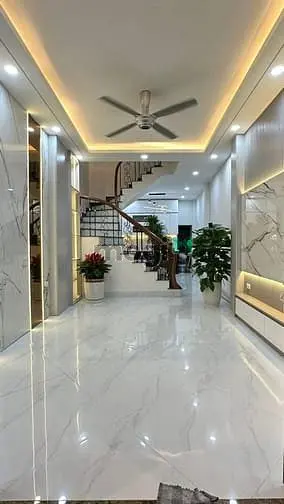 Nhà Đẹp Long Lanh Ngõ Hoà Bình 7, Giá 10.4 Tỷ, 42M2X5T, Ở Luôn
