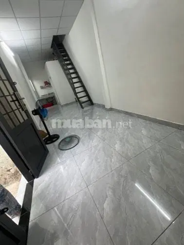 Cho Thuê Nhà Trung Tâm Q1,Gần Bờ Kè Hoàng Sa