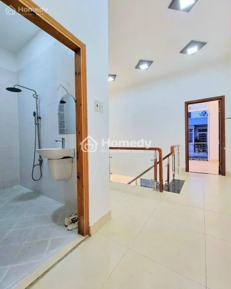 Vỡ Nợ Bán Gấp Nhà Bên Gò Dưa Giá 1Tỷ350Tr Dt:55M2 Hẻm 5M Shr Công Chứng Trong Ngày Giá Còn Tl.