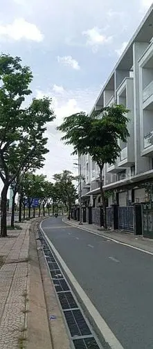 Nhà 5 X 22M - Xây 5 Tầng - Mặt Tiền Đường Đồng Văn Cống ( 15.8 Tỷ )