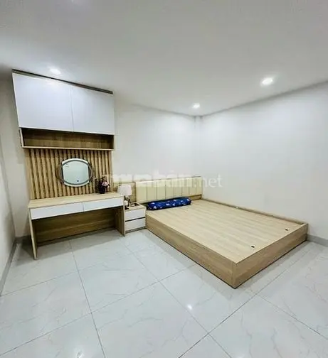 Bán Gấp Nhà Cầu Giấy, Mặt Tiền 6.5M, Nội Thất Đẹp, Hạ Giá 7.5 Tỷ