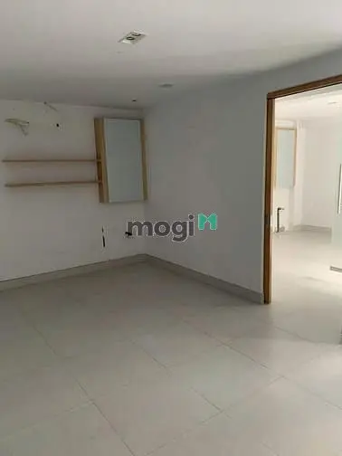 Cho Thuê Mặt Bằng Góc 2 Mặt Tiền Nguyễn Văn Nguyễn, Quận 1