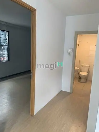 Cho Thuê Mặt Bằng Góc 2 Mặt Tiền Nguyễn Văn Nguyễn, Quận 1