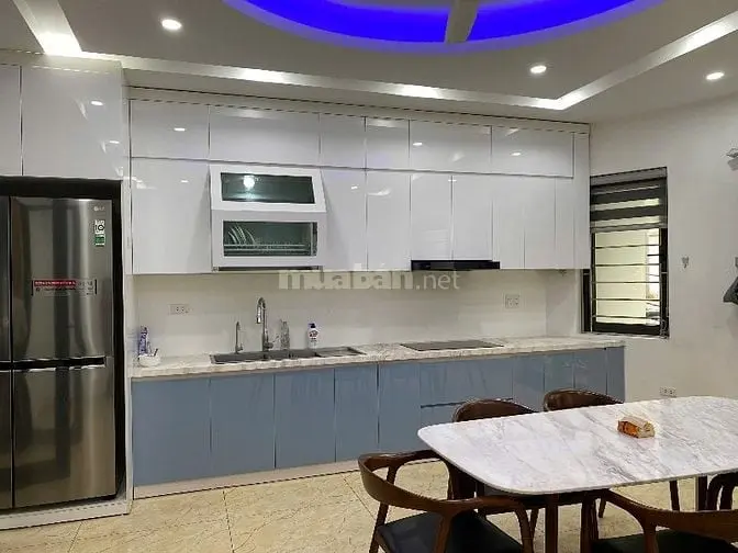 Chính Chủ Cho Thuê Nhà 5 Tầng,100M2-Lạc Long Quân,Nghĩa Đô,Cầu Giấy