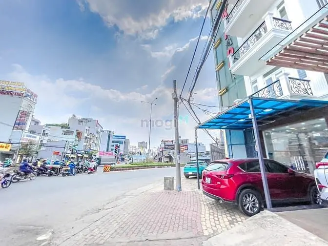 Bán Nhà Góc Ngã Ba Mặt Tiền Đường Hà Huy Giáp - Quận 12