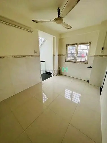 Bán Nhà Hxh Lý Chính Thắng Ngay Mt Hoàng Sa Quận 3, 35X10M 5 Tầng