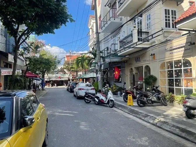 Bán Nhà Đẹp Mt Huy Cận, Dt142M2 Gần Trường Đh Đông Á, Khuê Trung 10.9T