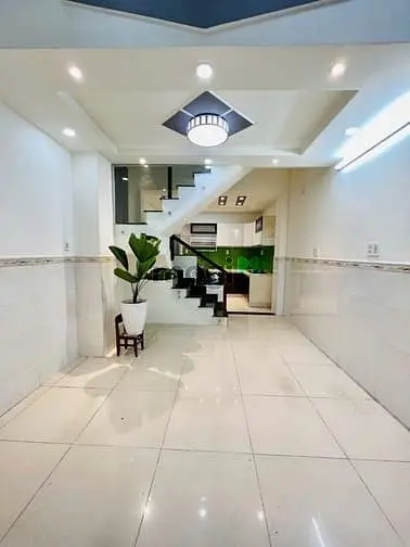 Bán Nhà Hxh Lý Chính Thắng Ngay Mt Hoàng Sa Quận 3, 35X10M 5 Tầng