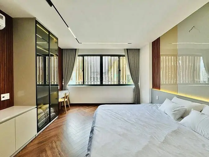 Nhà 3 Tầng Mặt Tiền Giá Chỉ 5,7 Tỷ Full Nội Thất - Liền Kề Khu Tên Lửa