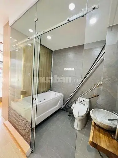 Bán Nhà Hxh Nhỏ Cmt8 - Q.3 - 36M2 - 3Pn - Có Thang Máy - 8,99 Tỉ